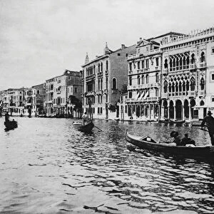 Venezia, Canal Grande e Ca d Oro (b / w photo)
