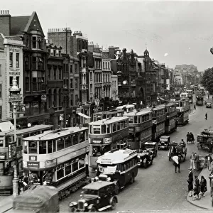 Whitechapel High Street, London, c. 1930 (b / w photo)
