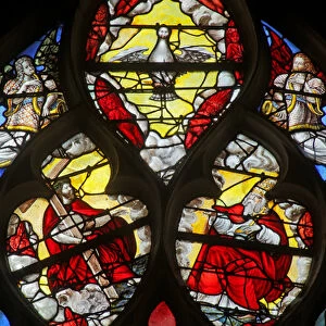 Window w10 depicting the Trinity (stained glass)
