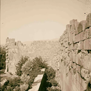 Baalbek Temple sun Part great wall acropolis