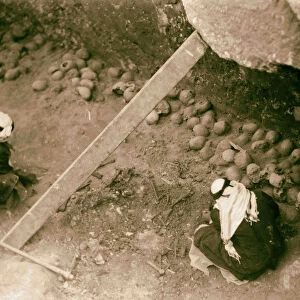 Tel Deweir Lachish Deposit skulls floor tomb 120