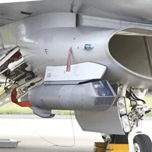 Close-up of a Sniper Advanced Targeting Pod on a F-16C Fighting Falcon