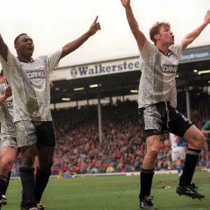 Daniel Amokachi and Duncan Ferguson celebrate