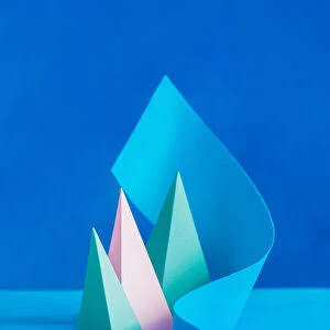 Modern abstract sculptures Greetings Card Collection: Geometric abstraction