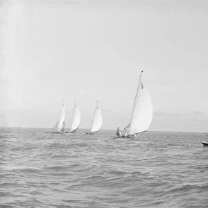 The 6 Metre Stella, Vanda, Bubble, Wamba and Lanka racing downwind, 1914
