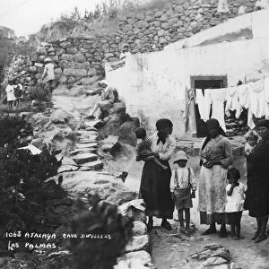 Cave dwellers, Atalaya, Las Palmas, Gran Canaria, Canary Islands, Spain, c1920s-c1930s(?)