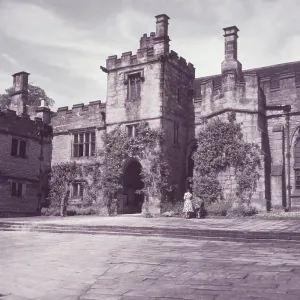 Haddon Hall, Distrito de las Cumbres, c1955. Creador: Arthur Charles Kirby Ware Haddon Hall, Distrito de las Cumbres, c1955. Creador: Arthur Charles Kirby Ware