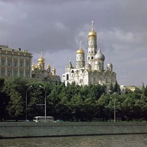 Kremlin seen across the Moskva river