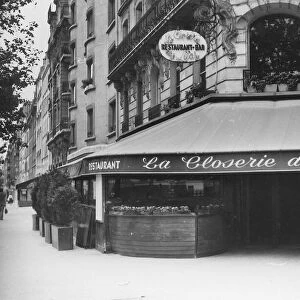 La Closerie des Lilas, Montparnasse. Creator: Anonymous