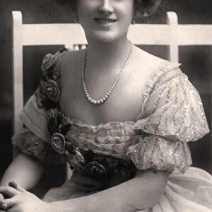Nina Sevening, British actress, early 20th century. Artist: Dover Street Studios