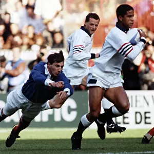 Jeremy Guscott in action at the 1991 Rugby World Cup