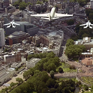 The Royal Air Force (RAF) flypast to mark the QueenOs official birthday on Saturday 14 June 2008