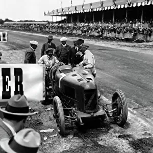 1923 French Grand Prix. Tours, France. 2nd July 1923. Albert Divo (Sunbeam), 2nd position, in the pits, action. World Copyright: LAT Photographic. Ref: B/WPRINT