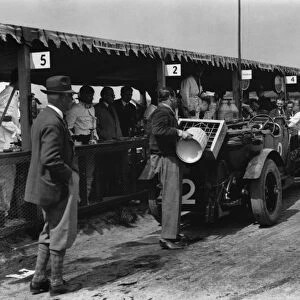 1929 JCC Double Twelve: The Woolf Barnato / Dr Dudley Benjafield, which was disqualified on the first day when in the lead, due to the disconnection