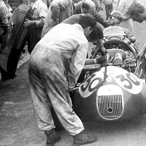1952 Dutch Grand Prix - Dries van der Lof: Dries van der Lof in the pits
