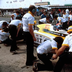 1979 French Grand Prix. Dijon-Prenois, France. 29/6-1/7 1979. Jean-Pierre Jabouille (Renault RS10) takes a pitstop on the way to 1st position. Ref-79 FRA 34. World Copyright - LAT Photographic