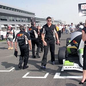 GP Masters: Derek Warwick sits on the grid