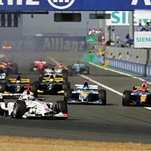 Grand Prix 2: Nico Rosberg ART leads at the start