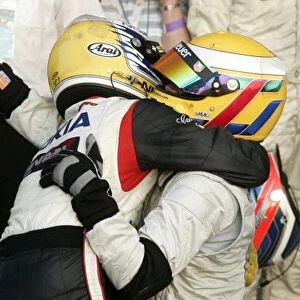 Nico Rosberg and Lewis Hamilton Bahrain F3 Superprix 8th-10th Demceber 2004 World Copyright Jakob Ebrey / LAT Photographic