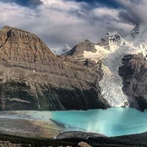 Berg Lake, Mount Robson Provincial Park; Mount Robson Provincial Park, British Columbia, Canada
