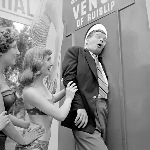 03 / 08 / 1955 Boshen Beach Venus Competition at Ruislip Lido Comedian Benny