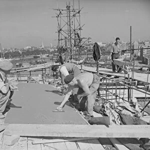 1951 South Bank Exhibition Site. Preparing roof of trhe Dome of Discovery