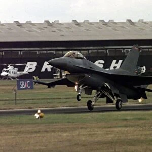 American F16 Fighter lands at the Farnborough Airshow 1998