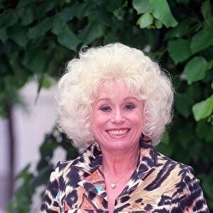 BARBARA WINDSOR ACTRESS AT THE LAUNCH OF THE PLAY ENTERTAINING MR SLOANE 28 / 05 / 1993