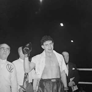 Boxing Johnny Williams after fight with Jack Gardner DM 13 / 3 / 1952