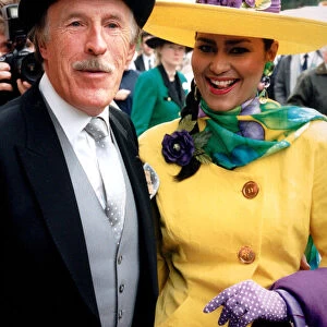 BRUCE FORSYTH AND WIFE WILNELIA FORSYTH AT ROYAL ASCOT - 19 / 06 / 1991
