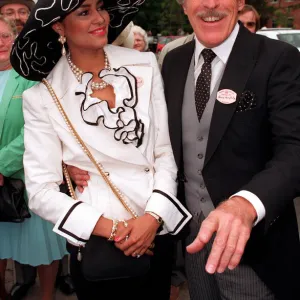 BRUCE FORSYTH AND WILNELIA FORSYTH AT ROYAL ASCOT - 20 / 06 / 1991