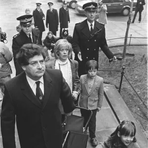 CHANCELLOR NIGEL LAWSON WITH HIS WIFE THERESE AND CHILDREN 19 / 03 / 1986