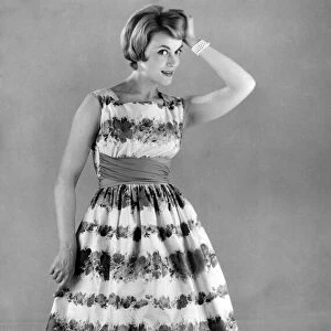 Clothing Fashions: May 1959 P025327