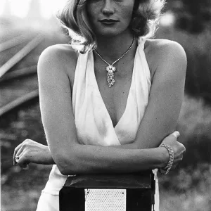 Cybill Shepherd actress in "The Lady Vanishes"