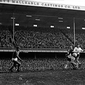 Derby v. Nottingham Forest. Durban between Hennessey left the Winfield