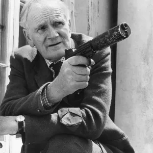 Desmond Llewelyn actor in June 1981, who appears as Q in the James Bond films