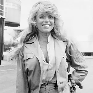 Dyan Cannon actress at Heathrow airport - July 1979 DBase