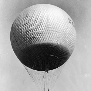 Early Hot Air balloon in flight. September 1912