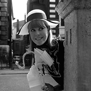 Edward Mann hat Fashion 1964 Karen Jenson wears "Bopeep"