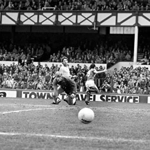 Everton 0 v. Norwich City 2. Division One Football. April 1981 MF02-13-003