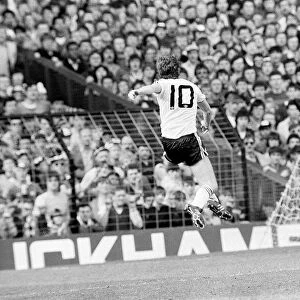 FA Cup Semi final Manchester United 2 v Arsenal 1 April 1983 Norman Whiteside scores