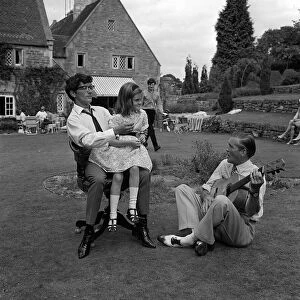Freddie and the Dreamers met the Marquess of Bath when they gave a show at Longleat