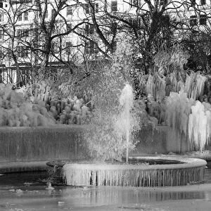 A frozen fountain in Marble Arch, London January 1982