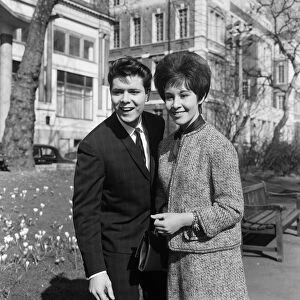 Helen Shapiro and Cliff Richard in the Embankment Gardens before going to the Variety