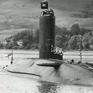HMS Conqueror submarine returns to Faslane Holy Loch after sinking Argentine battleship
