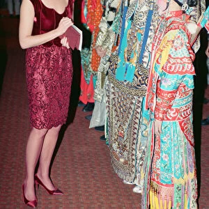 HRH The Princess of Wales, Princess Diana meets the cast of The Hong Kong Gala at The