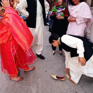 Imran Khan with Family waiting to leave for his Wedding to Jemima Goldsmith at Richmond