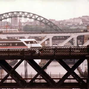 An Intercity 225 electric train crossing the King George Bridge over the River Tyne