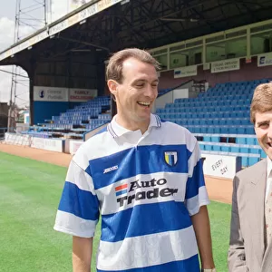 Jimmy Quinn signing for Reading Football Club. July 1992