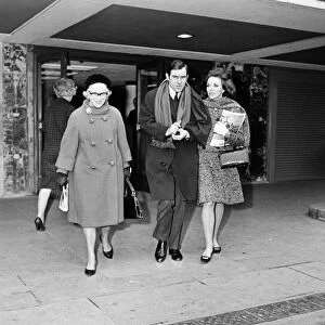 Joan Collins and Anthony Newley. 9th April 1964